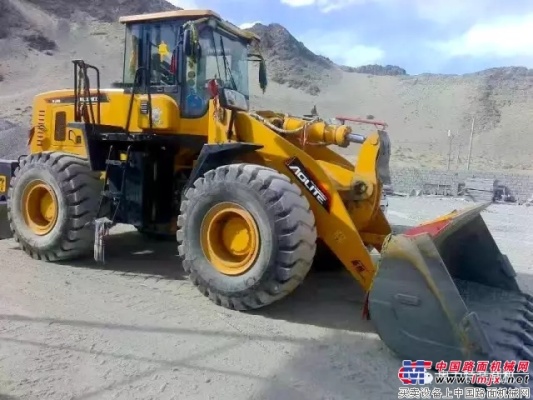 奥力特650装载机助力西藏拉林铁路建设
