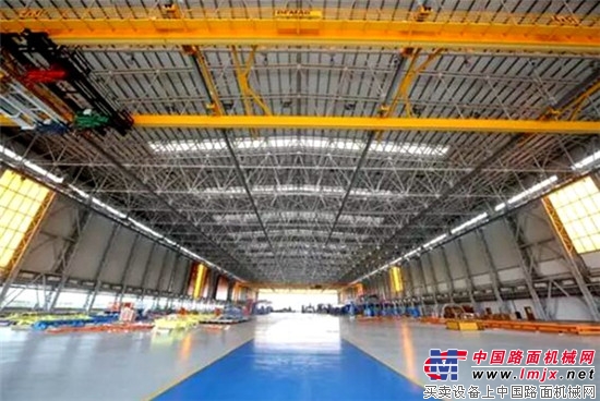中国建筑助力C919大型客机翱翔蓝天