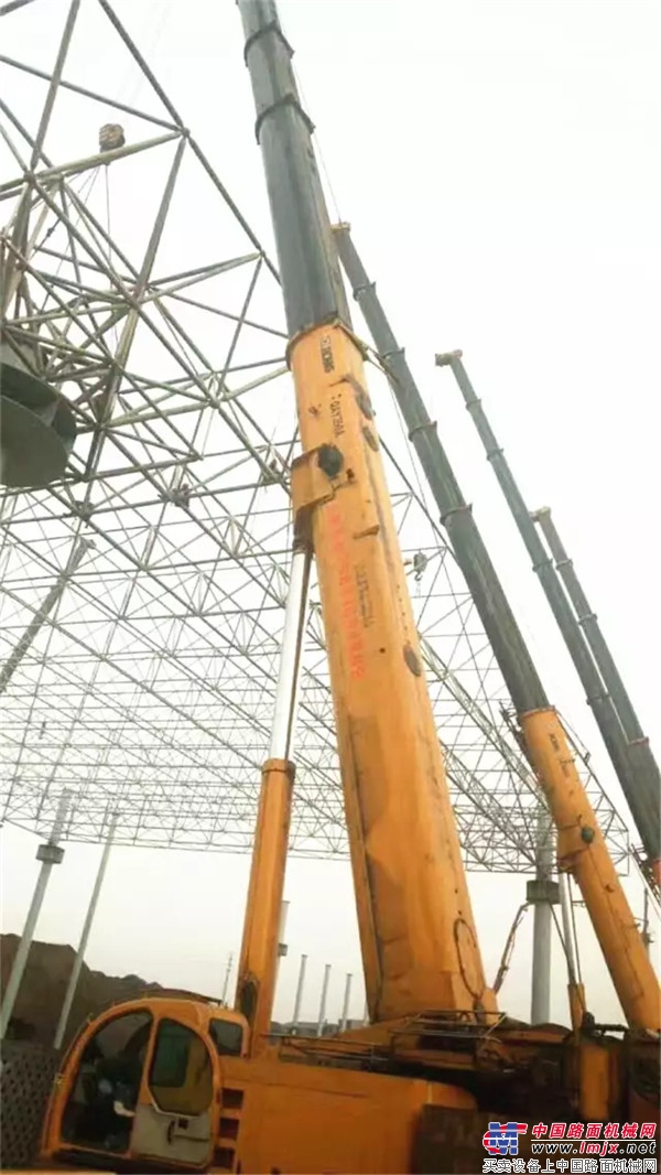 霸气！7台百吨级吊车，竟然配合的如此天衣无缝！