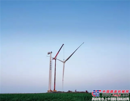 三一“風電神器1020特種起重機”榮獲“湖南省創新獎”，成該獎首批獲獎單位