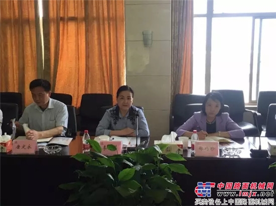 安徽省總工會黨組成員、副主席李素萍一行來華菱星馬集團調研