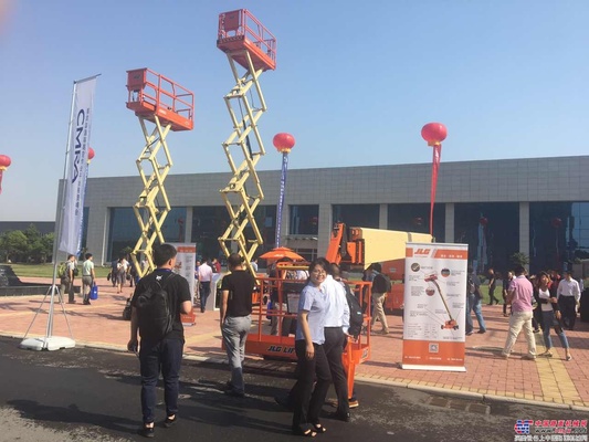 JLG(捷尔杰)携两款新星产品亮相第四届国际高空作业平台租赁峰会