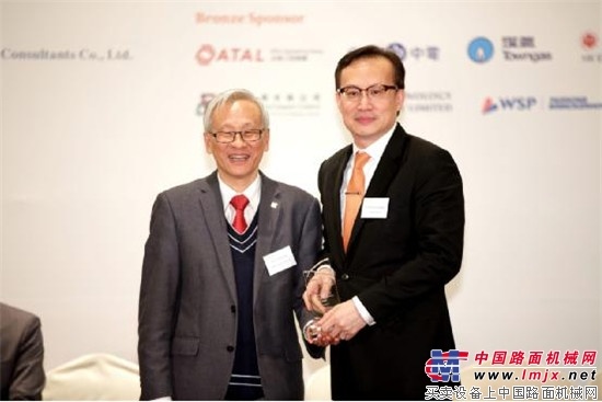 英达科技施伟斌荣获“香港理工大学杰出校友奖（机械工程）”