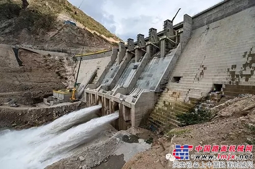 格鲁夫越野起重机助力秘鲁水电站水坝建设