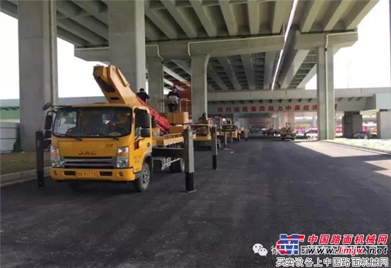 徐工高空作業車持續發力，推動鄭州107輔道快速路提前通車。