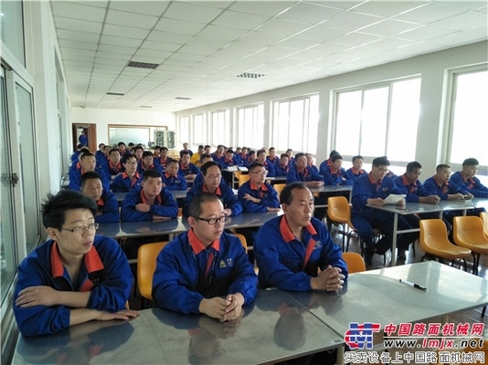 方圆集团党委传达全市推进“两学一做”常态化制度化座谈会精神