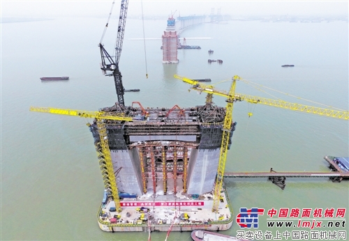 [砥砺奋进的5年]沪通长江大桥创造多项世界纪录