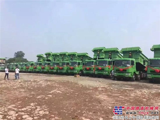 持续选购 值得信赖 20辆华菱新型城市渣土车交付上海想越土石方公司