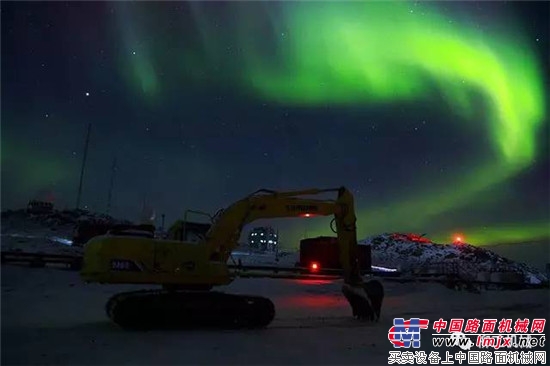 柳工赴南极服务工程师纪事：极夜里那梦幻的极光和满天繁星