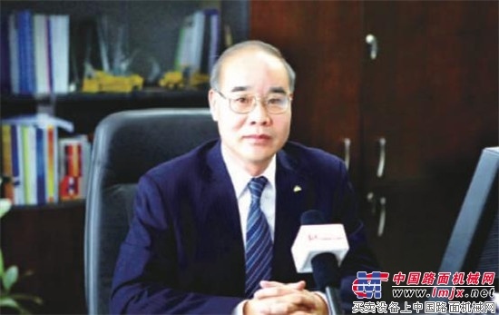山推：以“坚韧奋进”的姿态   拥抱“一带一路”