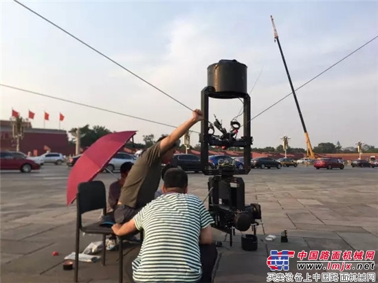 央视拍摄天安门广场，为何派来四台徐工G一代起重机？
