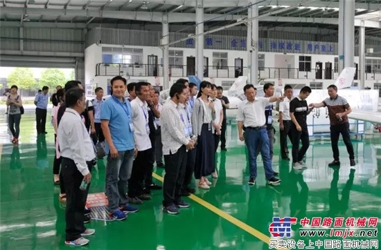 湖南警察学院、株洲市公安局领导携同老挝公安代表团参观山河科技