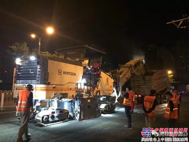 裝配VCS係統的維特根 W 215 在北京道路施工中的應用