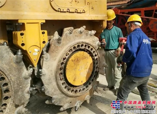中铁十局引进济南市首台双轮铣槽机，加速建设济南地铁