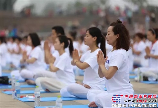 打开中印文化之门，徐工协办第三届国际瑜伽日！