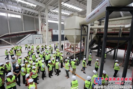 南方路机建筑垃圾资源化处置示范工程推广会在京召开
