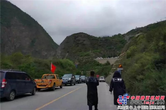 祖国人民请放心：三一救援突击队已抵达茂县山体滑坡处！