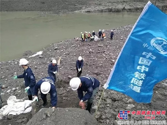 茂县山体垮塌已超48小时，中铁、中铁建、中电建等企业持续在行动！
