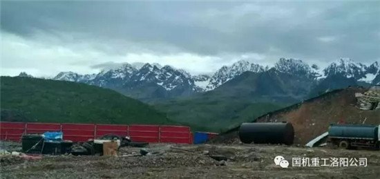 国机重工洛阳压路机“梅开二度”，再次进驻甘孜藏族自治州！