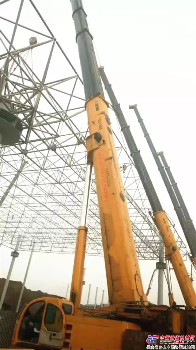 霸气！7台百吨级吊车，竟然配合的如此天衣无缝！