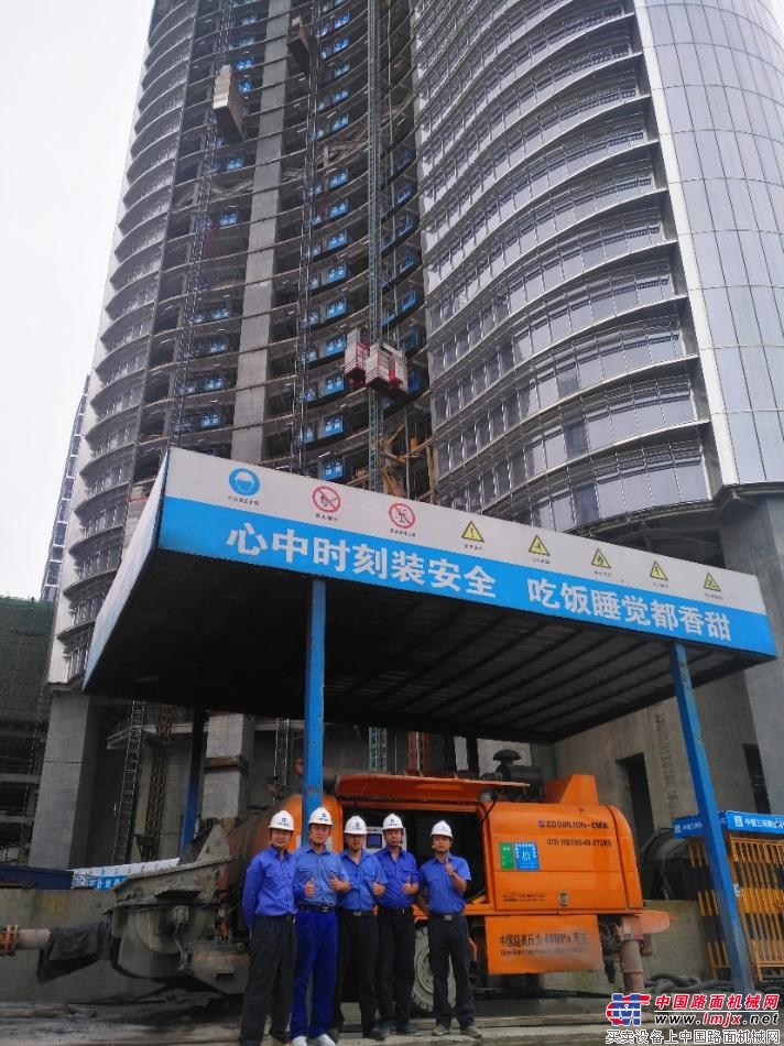 中联重科泵王助力“中国第一摩天大楼”施工  泵送高度已突破476米 