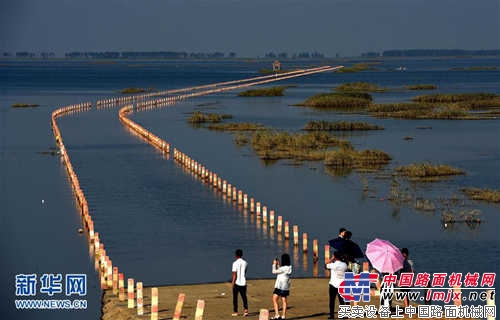 江西永修水位上涨 鄱阳湖再现“水上公路”