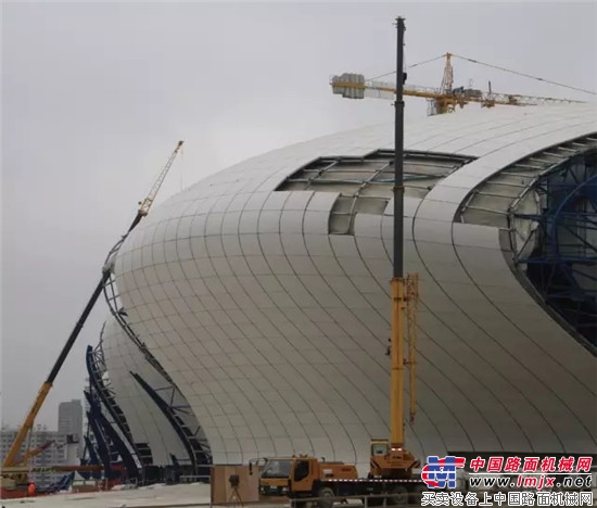 8台徐工起重机齐聚北京“鸟巢”，又一地标建筑即将诞生！