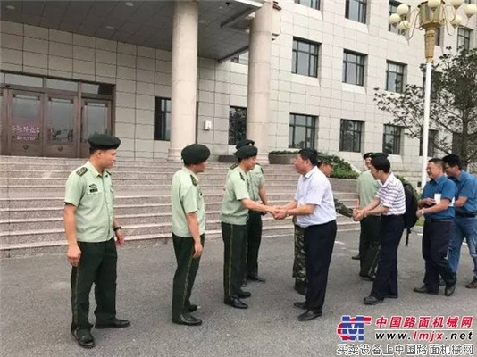 厦工到武警交通第九支队慰问座谈，谱写技术升级新篇章 