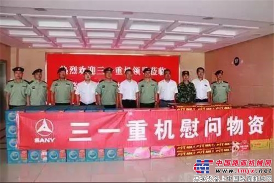 武警交通第一书记杨传堂视察部队，高度评价三一救援装备 