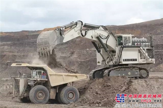 利勃海尔世界最大吨位矿用液压挖掘机再得澳用户订单 