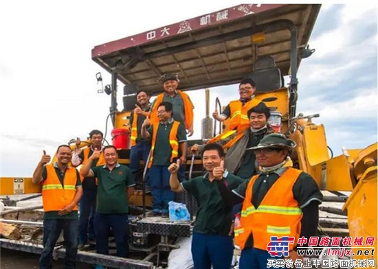 陝西中大機械集團參與連霍高速吐小段建設巡禮