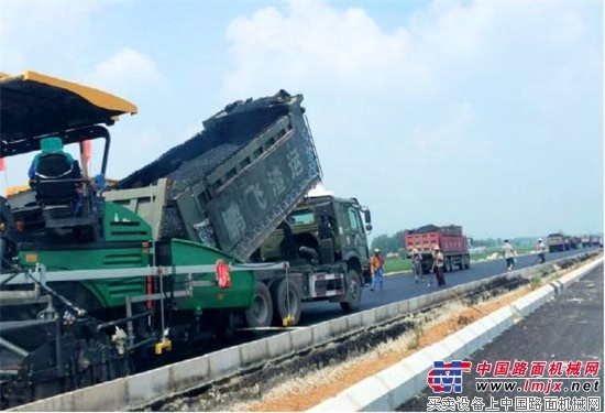 济宁公路修得好 山推设备显神威