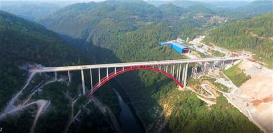 湖南：永吉高速猛洞河特大桥主体完工