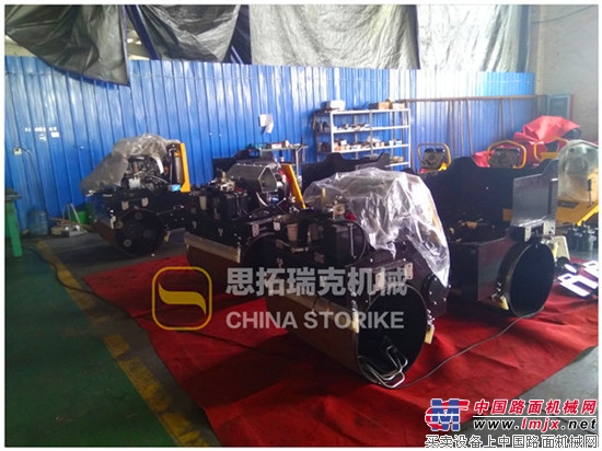 山西忻州市郭先生订购的思拓瑞克小型压路机已经发货