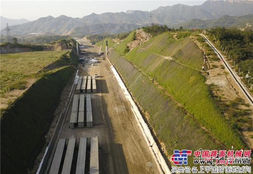 太行山高速公路河北段建设有序推进