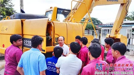 柳工服務(wù)：雨季開展技術(shù)培訓(xùn) 全力助推中老鐵路建設(shè)！