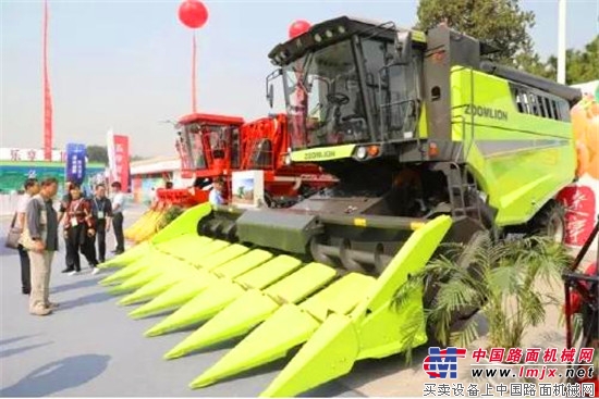 中联重科智能农机亮相中国国际农产品交易会 为现代农业注入新动能