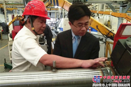 十九大代表风采——刘永东的“中国芯”，中国工程机械的自强路