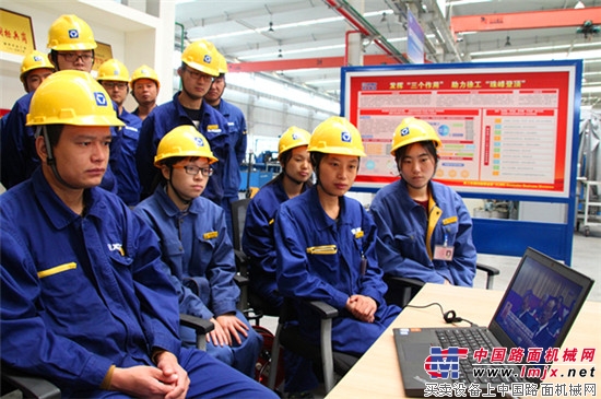 喜迎十九大 共筑中国梦 努力为中国贡献一个矿业装备的世界级强大品牌