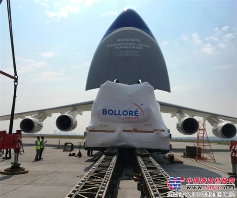 Bolloré Logistics 为EPC公司提供空运包机运输四台大型压缩机