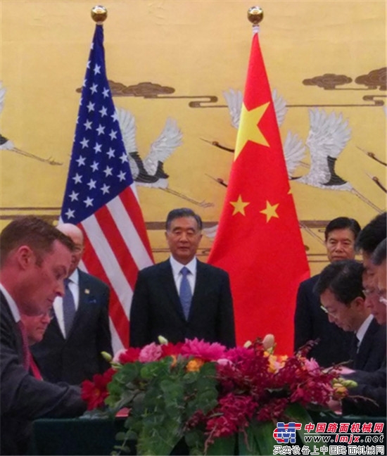 特朗普访华 中美首个“智慧城市交通解决方案”北京签署
