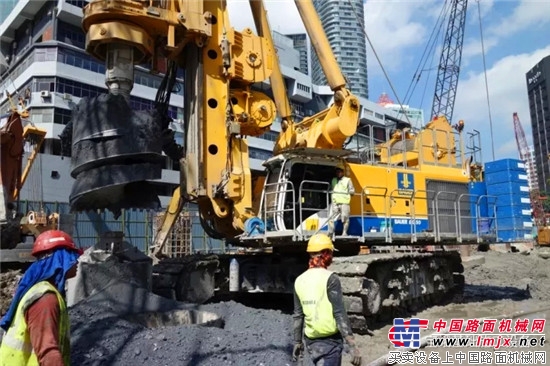 4台大型宝峨旋挖钻吉隆坡施工解决超深入岩难题