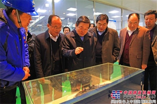 陕煤集团党委副书记尤西蒂到陕建机股份参观调研