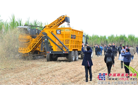柳工机械助推农业供给侧改革 11台农用机械亮相2017年中国甘蔗机械化博览会
