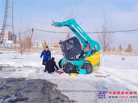 八年坚守，新疆冰天雪地里的山河心