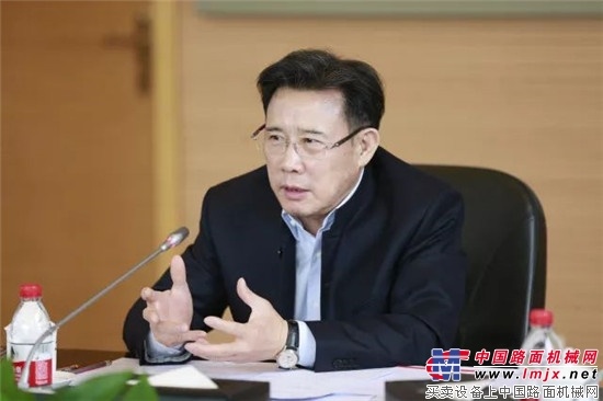 梁稳根鼓励潜力人才：树立良好价值观，用知识技能武装才干