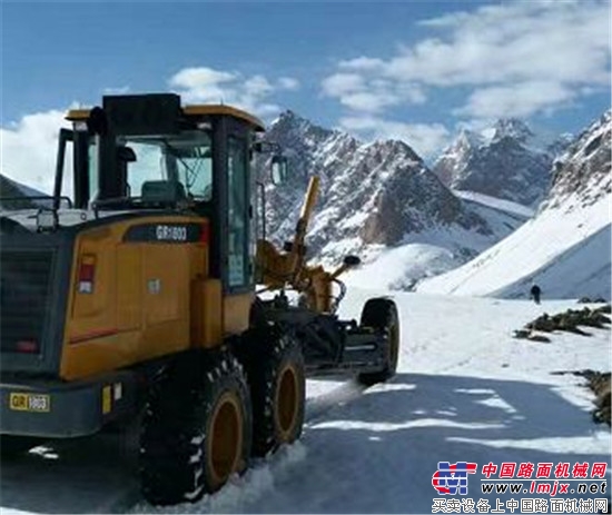 暴雪不怕！徐工道路机械化身盖世英雄支援全国各地除雪工作！