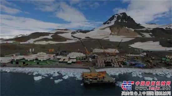 4台徐工起重机凭借哪些“极限本领”让科考站屹立在南极风雪中？ 