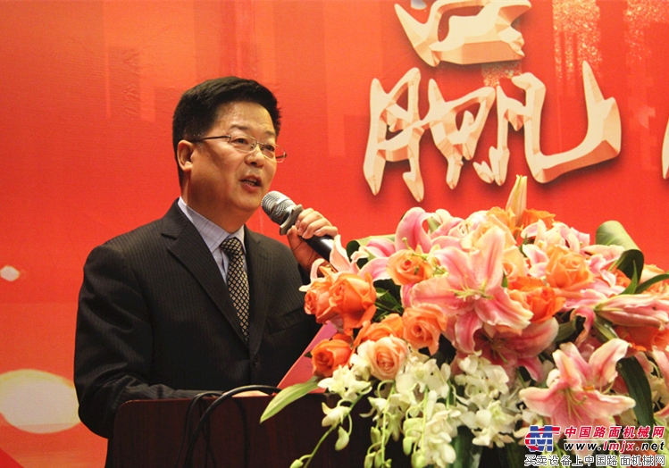 科泰重工与代理商凝心聚力，向中国压路机行业第一品牌持续奋进！