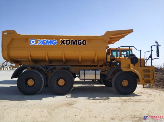 徐工轻型矿用自卸车XDM60下线